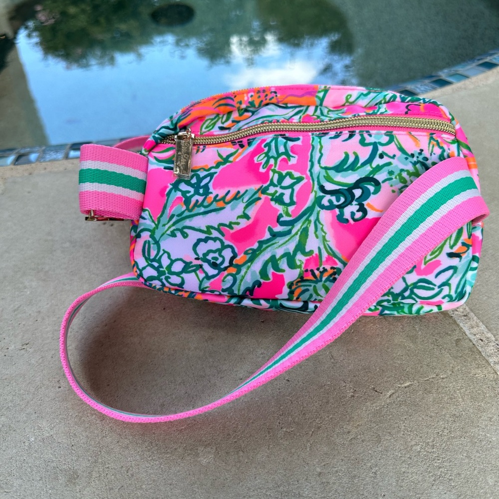 Lilly Pulitzer Pink and Green Floral belt bag - Picture 4 of 13